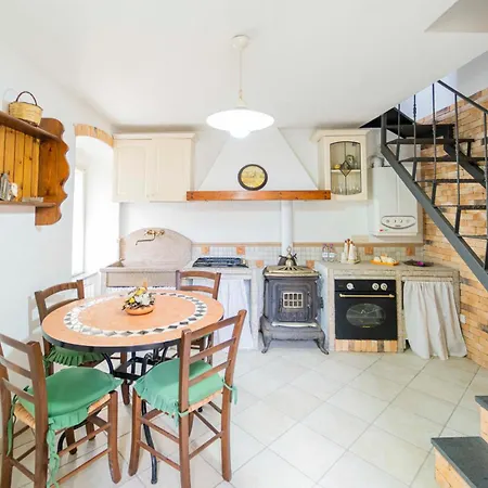 Apartment 129b - Casa Indipendente Velva, Borgo E Natura A 15km Dal Mare Di Sestri Levante Velva